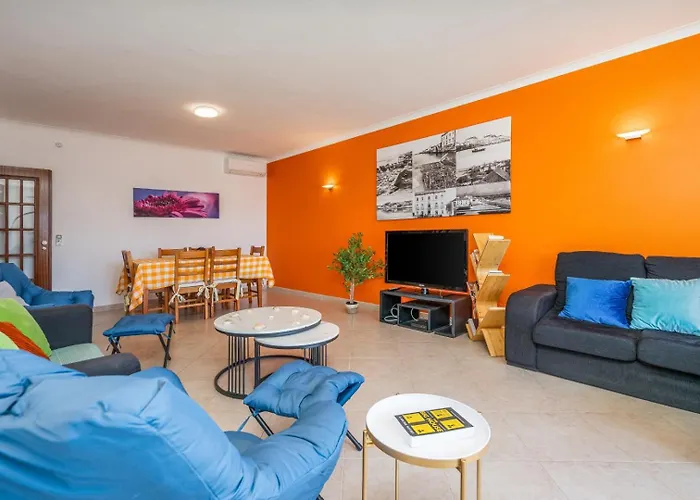Two Bedroom Apartment - 110M2, Ac, Terrace, Wi-Fi