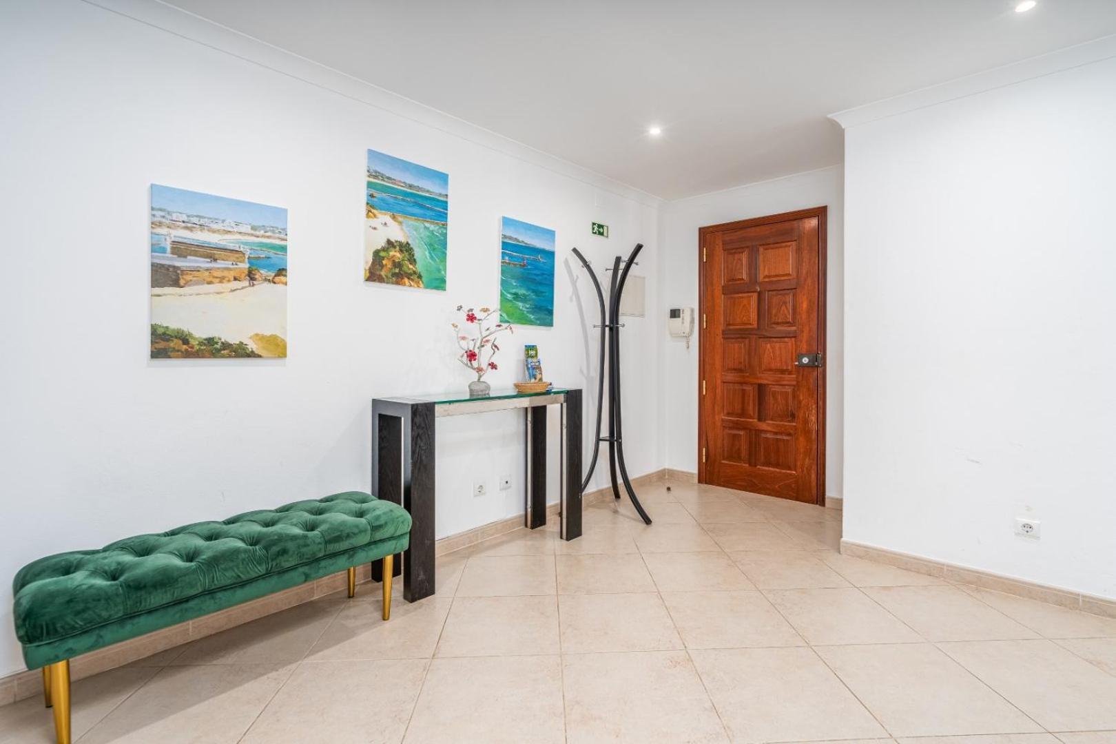 Apartment Two Bedroom - 110m2, Ac, Terrace, Wi-fi
