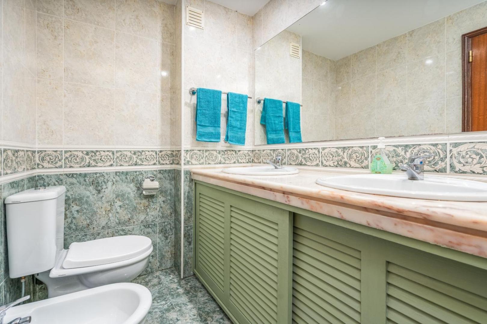 Two Bedroom - 110m2, Ac, Terrace, Wi-fi Apartment